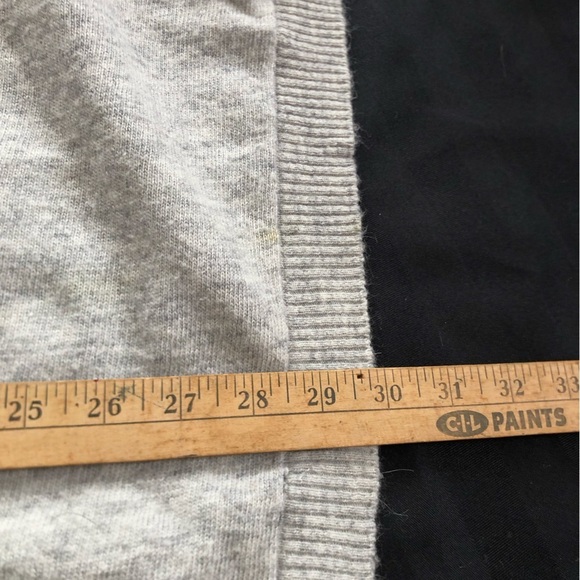 THE TESS Grey Sweater with Apple Design - Picture 13 of 16